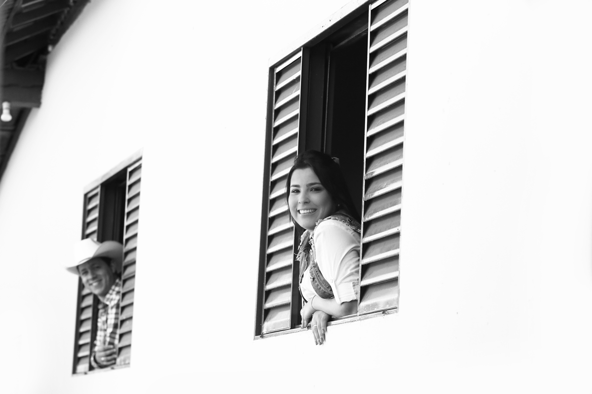 noiva, noivo, pre wedding, sessão, fazenda, cavalos, chapeu, amor, paixao, araxa, cerca, bone, sela, ricardo dias, studio s, foto