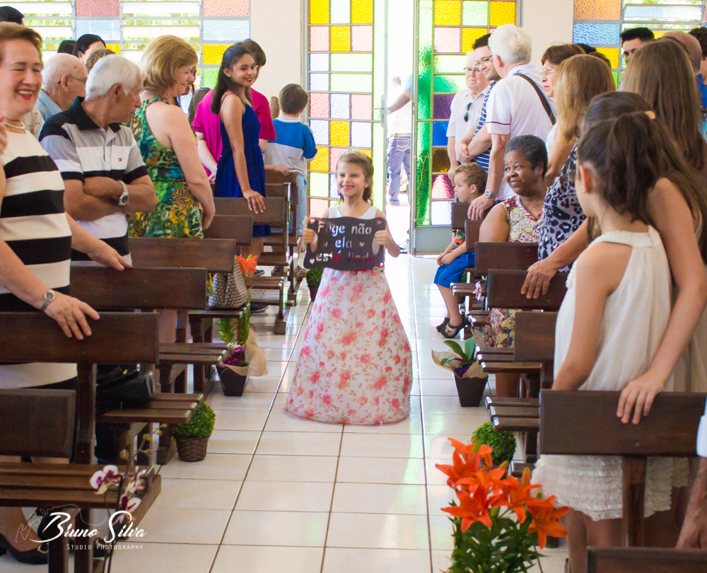 entrada noivinha com placa