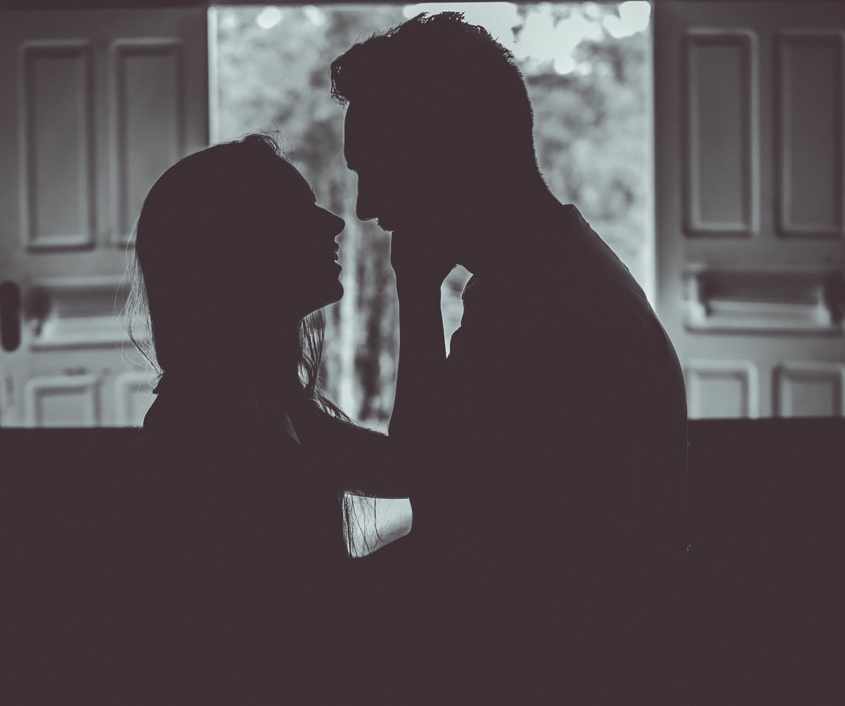 silhueta de casal em Brotas