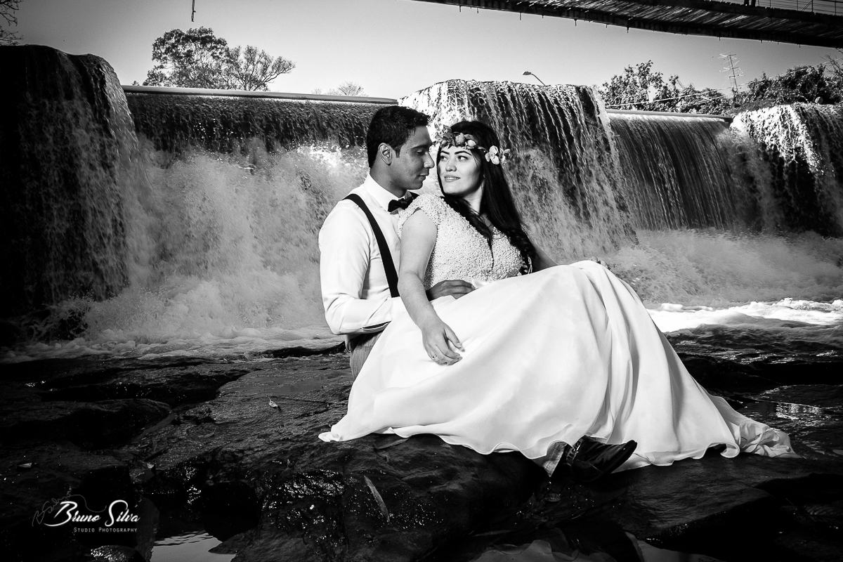 noivos em cachoeira em brotas/sp
