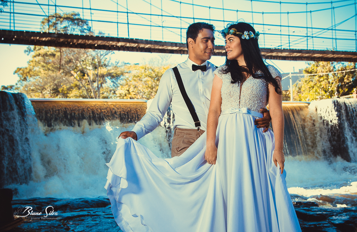 noiva na cachoeira de brotas