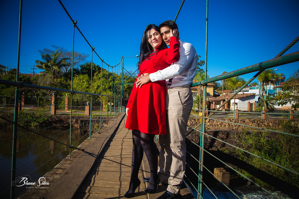 casal na ponte de brotas/sp
