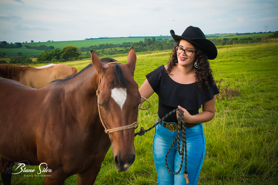 ENSAIO PRÉ DEBUTANTE COM CAVALOS EM SÍTIO