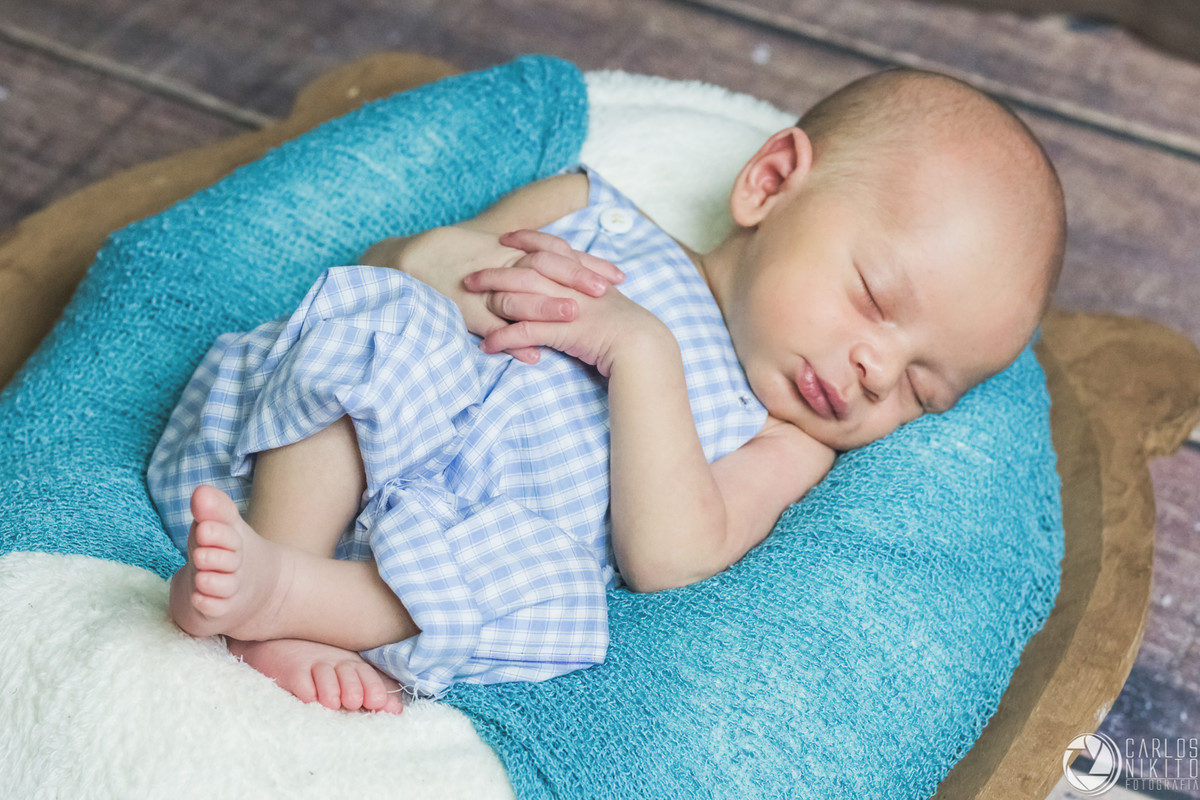 Newborn Felipe Gabriel realizado em Itumbiara Goiás fotografado por Carlos Nikito
