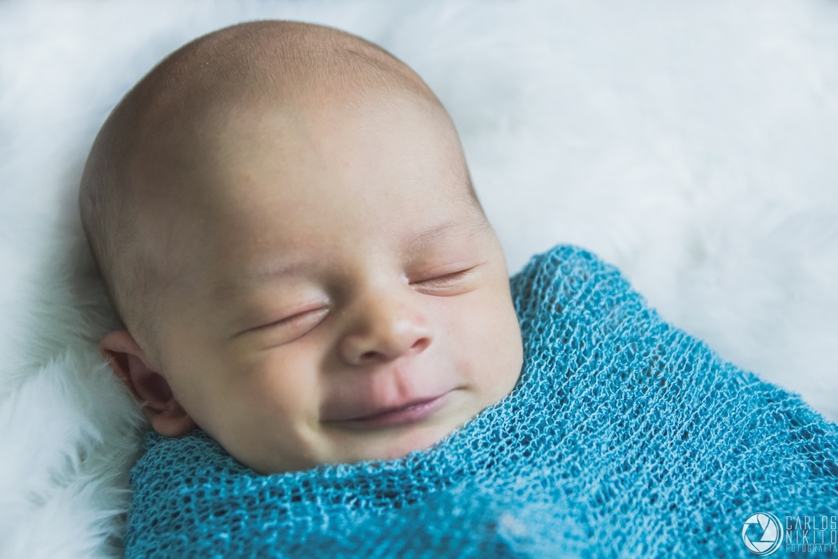 Newborn Felipe Gabriel realizado em Itumbiara Goiás fotografado por Carlos Nikito