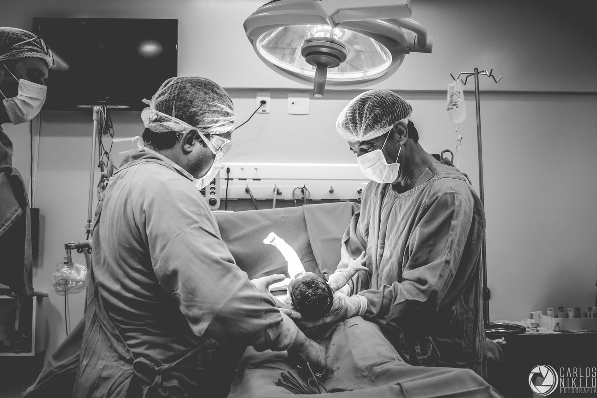 Ensaio gestante Thayne e Guilherme e parto da Antonella, fotografado por Carlos Nikito em Itumbiara Goias