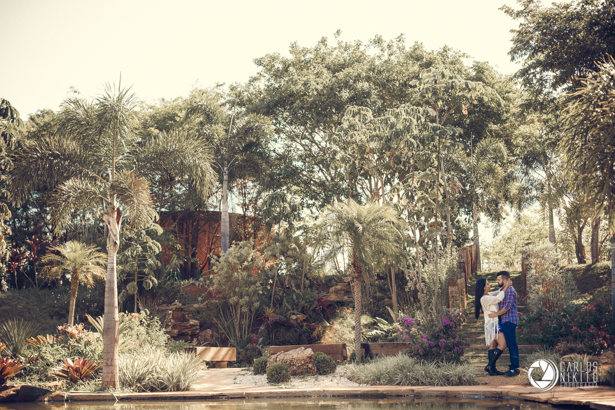 Ensaio pre casamento da Arielle e do Arthur realizado no Hotel Fazenda Solar dos Ipes no Prata MG, fotografado por Carlos Nikito