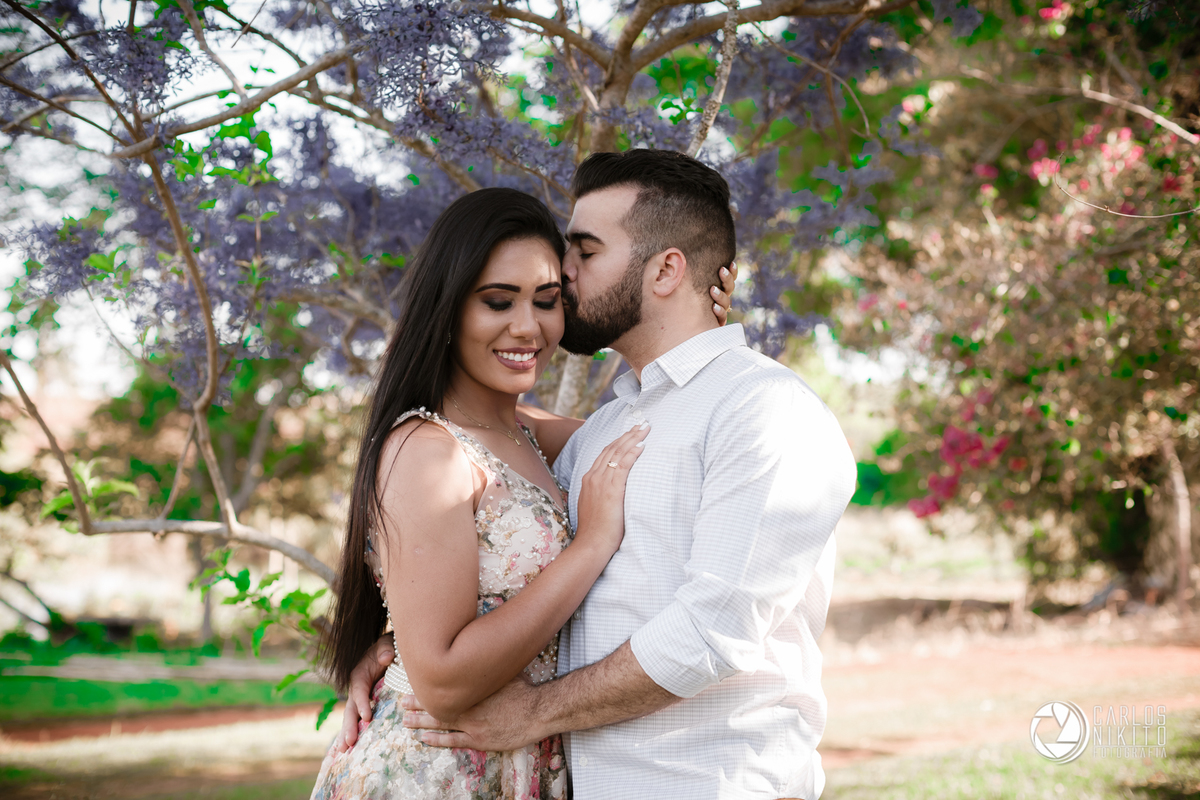 Ensaio pre casamento da Arielle e do Arthur realizado no Hotel Fazenda Solar dos Ipes no Prata MG, fotografado por Carlos Nikito