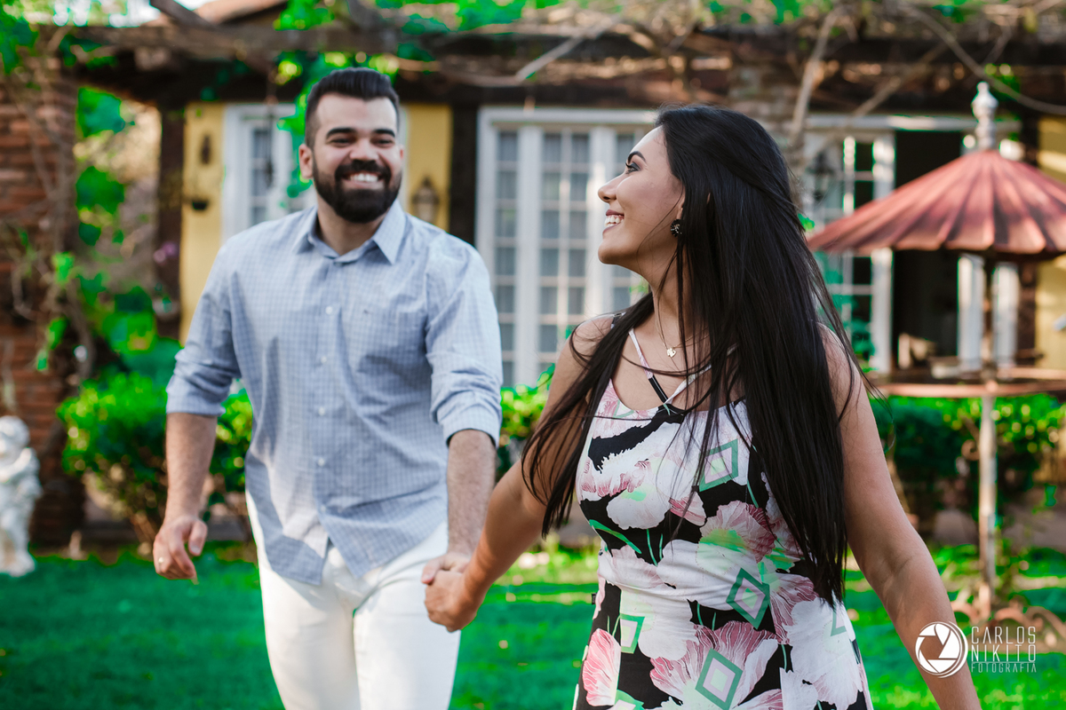 Ensaio pre casamento da Arielle e do Arthur realizado no Hotel Fazenda Solar dos Ipes no Prata MG, fotografado por Carlos Nikito