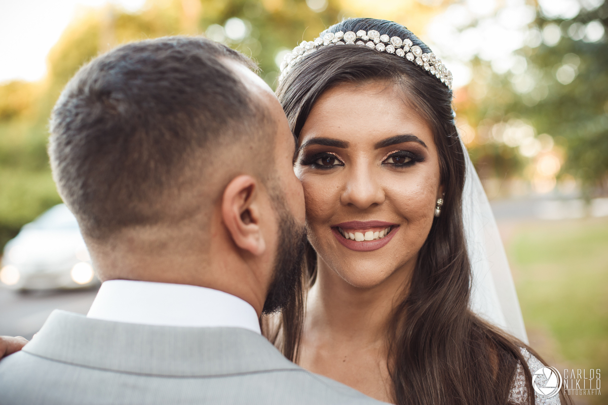 Casamento Paula e Gesmar realizado em Itumbiara Goias fotografado por Carlos Nikito. Celice Prado Make up e vestido Andrea Bernardino