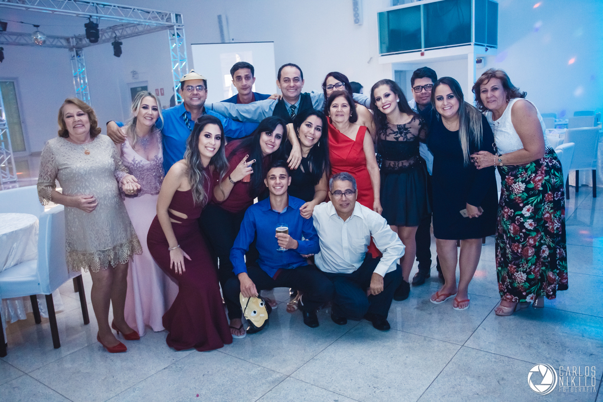 Aniversário da Nara Porcino de 15 anos, realizado em Goiânia Goiás no salão de festas Acrópolis fotografado por Carlos Nikito.