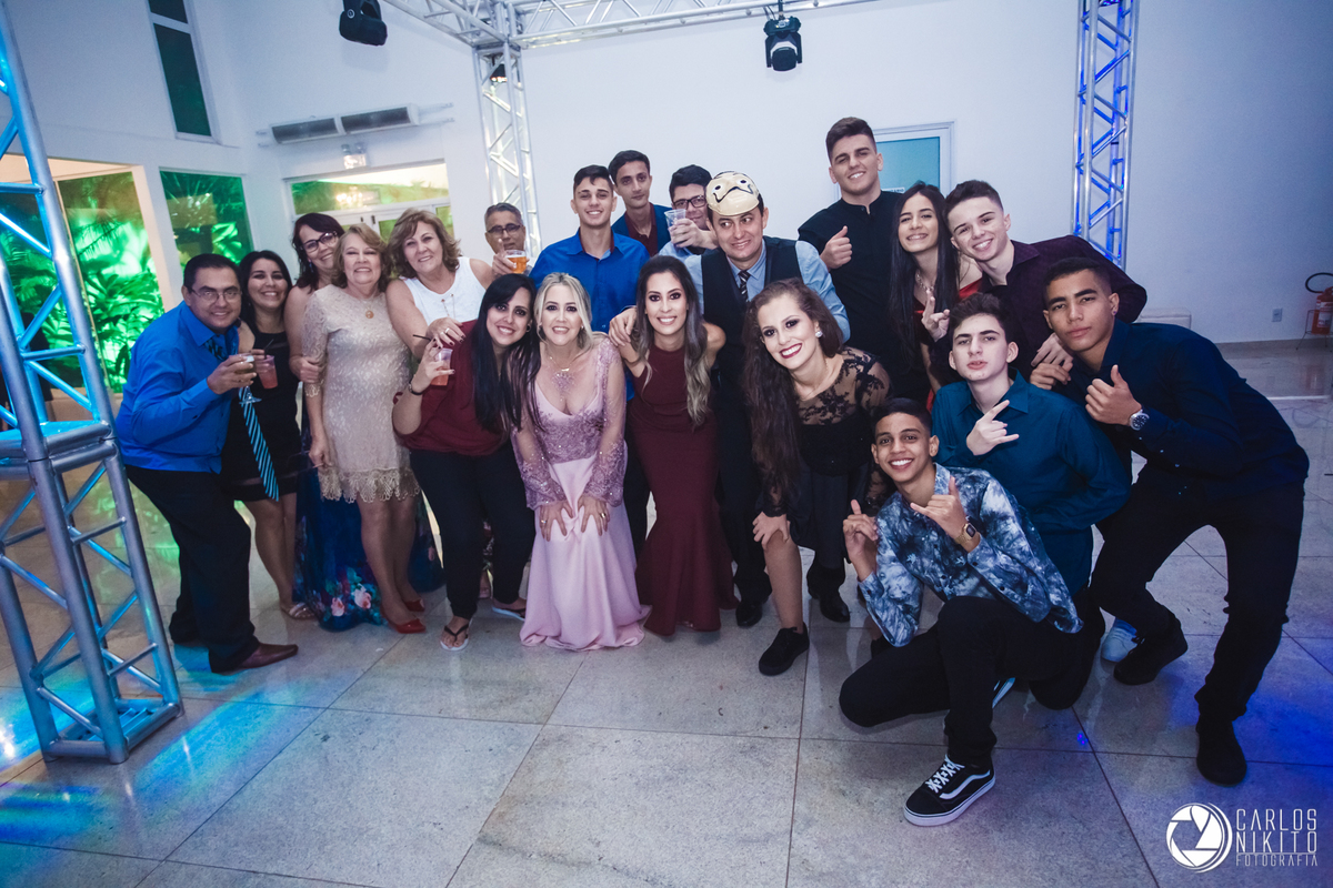 Aniversário da Nara Porcino de 15 anos, realizado em Goiânia Goiás no salão de festas Acrópolis fotografado por Carlos Nikito.