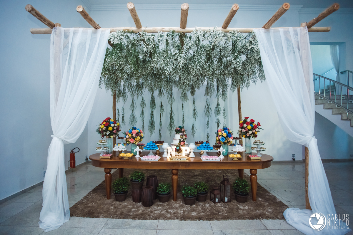 Aniversário da Nara Porcino de 15 anos, realizado em Goiânia Goiás no salão de festas Acrópolis fotografado por Carlos Nikito.