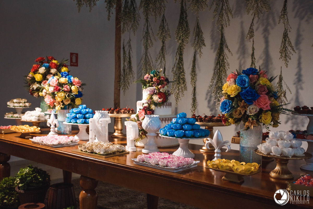 Aniversário da Nara Porcino de 15 anos, realizado em Goiânia Goiás no salão de festas Acrópolis fotografado por Carlos Nikito.
