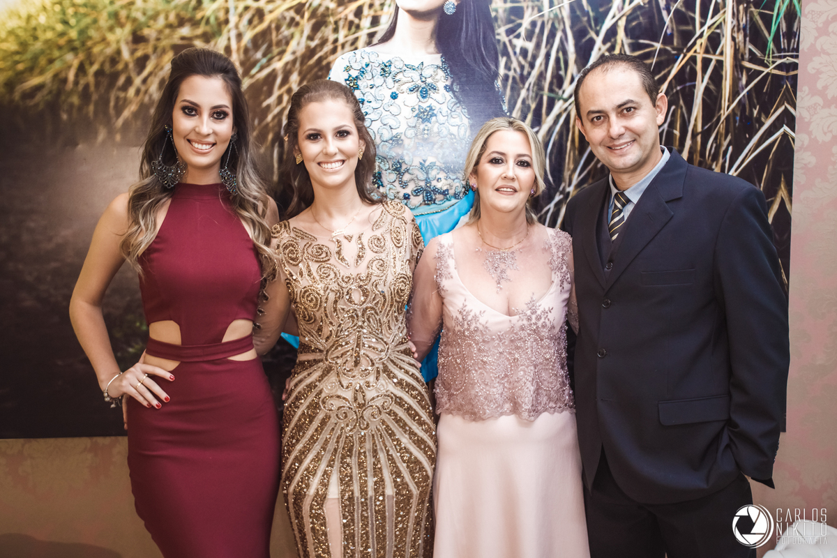 Aniversário da Nara Porcino de 15 anos, realizado em Goiânia Goiás no salão de festas Acrópolis fotografado por Carlos Nikito.