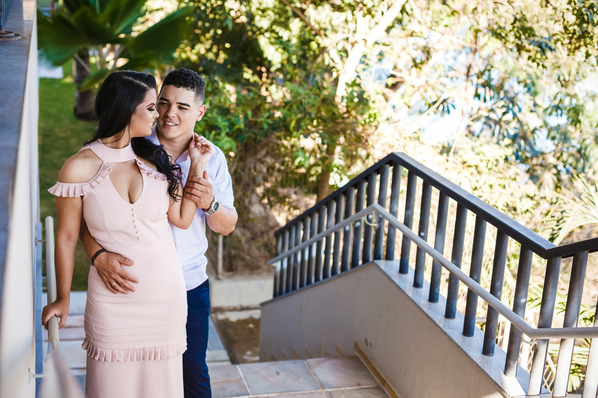 ensaio pre casamento da Gabriella e do Paulo realizado em Itumbiara Goias, fotografado por Carlos Nikito no hotel beira rio
