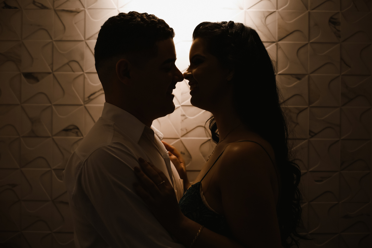 ensaio pre casamento da Gabriella e do Paulo realizado em Itumbiara Goias, fotografado por Carlos Nikito no hotel beira rio