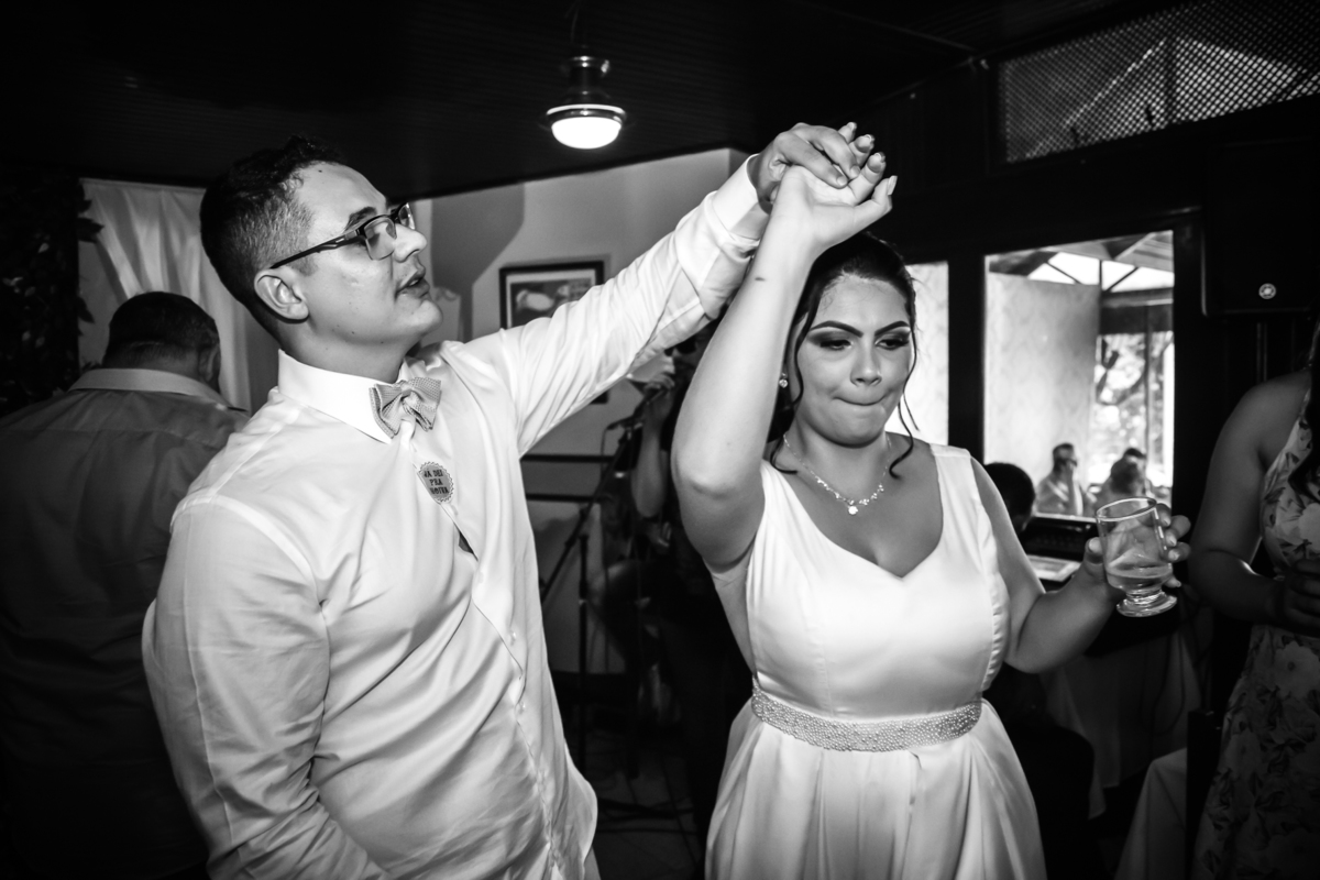 casamento Adrielly e Thalles realizado em Itumbiara Goias fotografado por Carlos Nikito no restaurante Arvoredo.