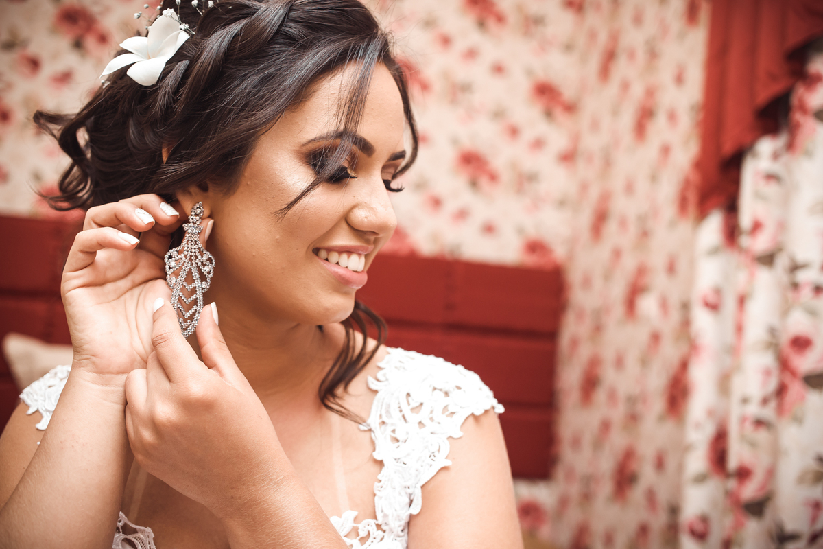 Casamento Gleicekelle e Thiago realizado em Itumbiara Goias, fotografado por Carlos Nikito. Making of da noiva no Tiago Azevedo.