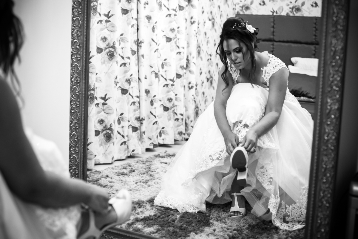 Casamento Gleicekelle e Thiago realizado em Itumbiara Goias, fotografado por Carlos Nikito. Making of da noiva no Tiago Azevedo.