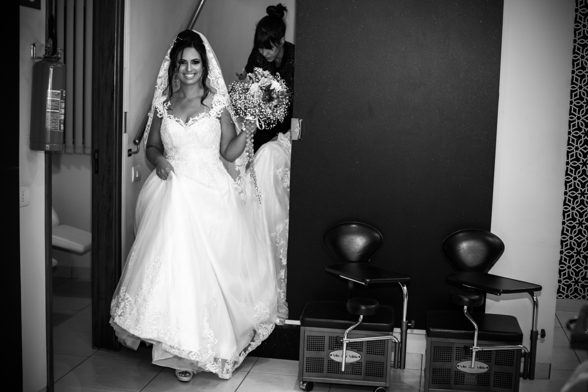 Casamento Gleicekelle e Thiago realizado em Itumbiara Goias, fotografado por Carlos Nikito. Making of da noiva no Tiago Azevedo.