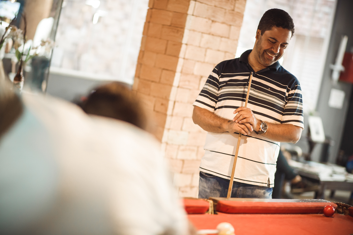 Casamento Gleicekelle e Thiago realizado em Itumbiara Goias, fotografado por Carlos Nikito. Making of do noivo na Barbearia Bolshoi.