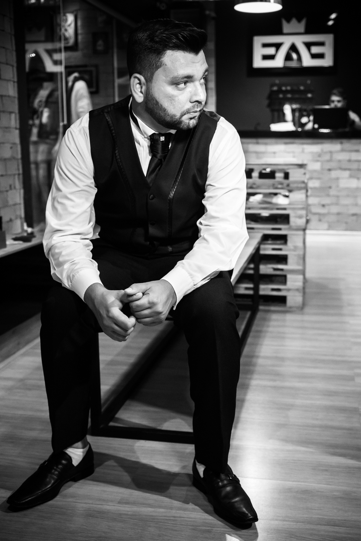 Casamento Andrielle  e Edson realizado em Itumbiara Goias, fotografado por Carlos Nikito. Making of na Bolshoi Barbearia.