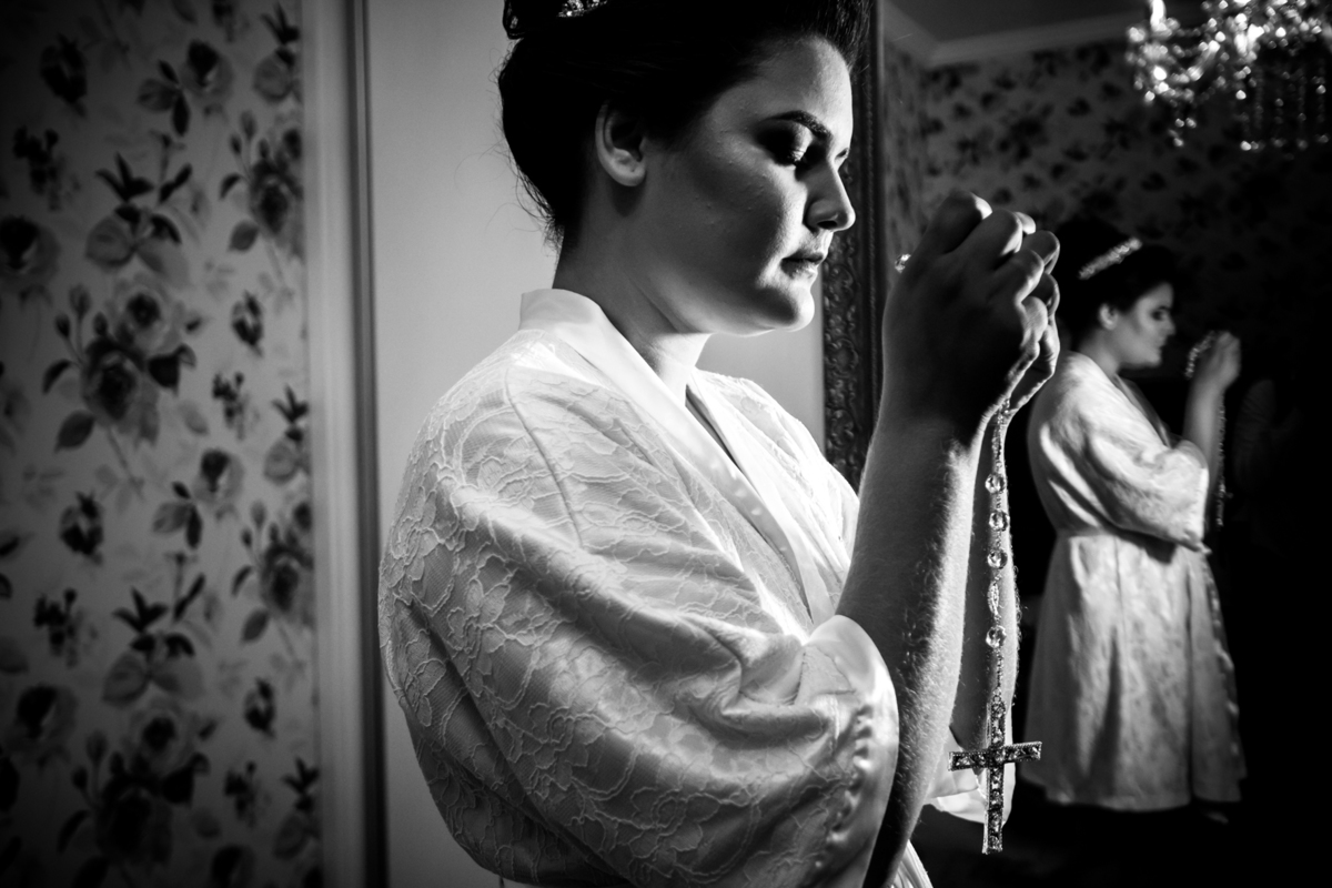 Casamento Andrielle  e Edson realizado em Itumbiara Goias, fotografado por Carlos Nikito. Making of no Tiago Azevedo hairdressers