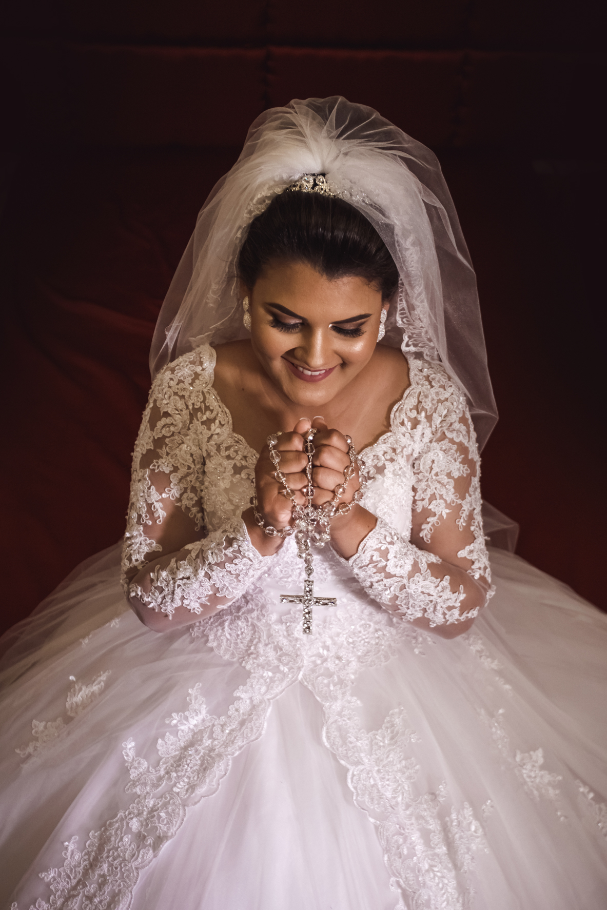 Casamento Andrielle  e Edson realizado em Itumbiara Goias, fotografado por Carlos Nikito. Making of no Tiago Azevedo hairdressers