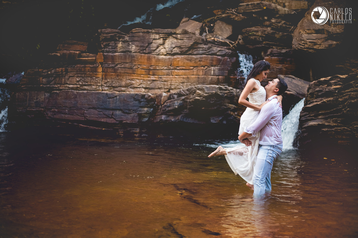 Ensaio pre casamento de Gislaine e Welton em Pirenópolis fotografado por Carlos Nikito