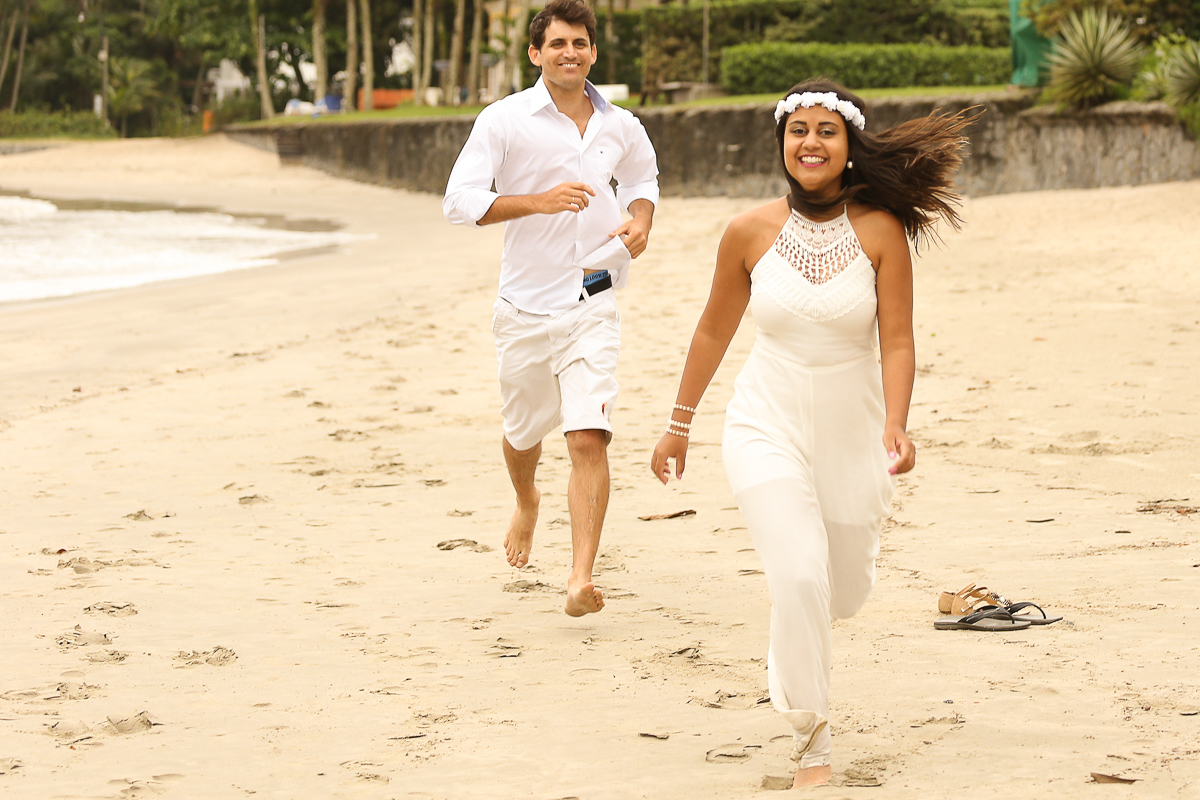ensaio pré casamento na praia das conchas no guarujá