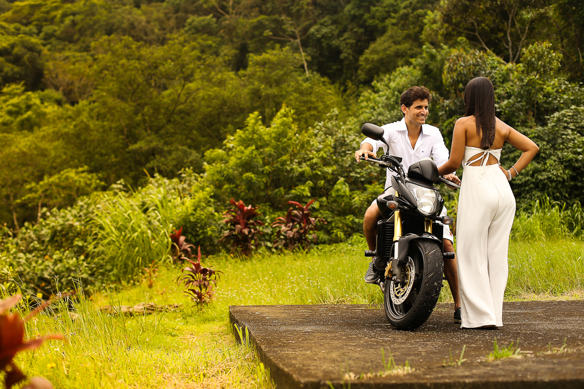 ensaio pré casamento de moto no guarujá
