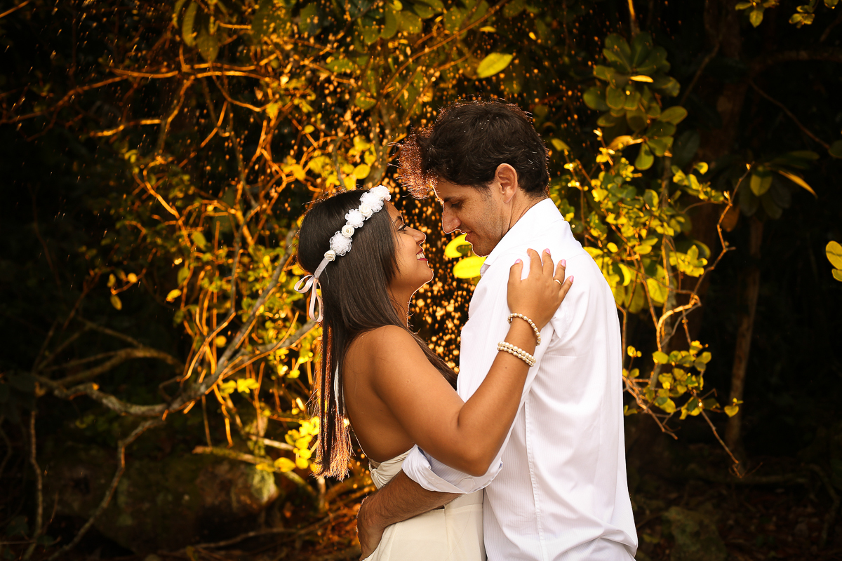 ensaio pré casamento na praia das conchas no guarujá
