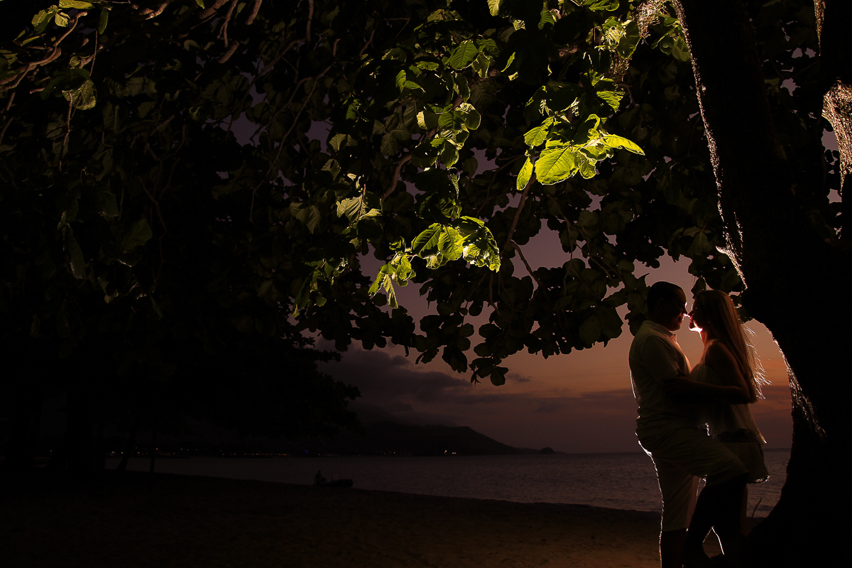ensaio pré casamento em ilha bela - ensaio de casal em ilha bela - ensaio pré casamento final de tarde
