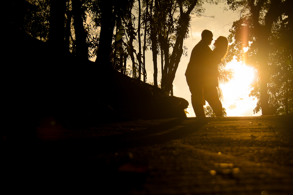 ensaio pré casamento em ilha bela - ensaio de casal em ilha bela - ensaio pré casamento final de tarde