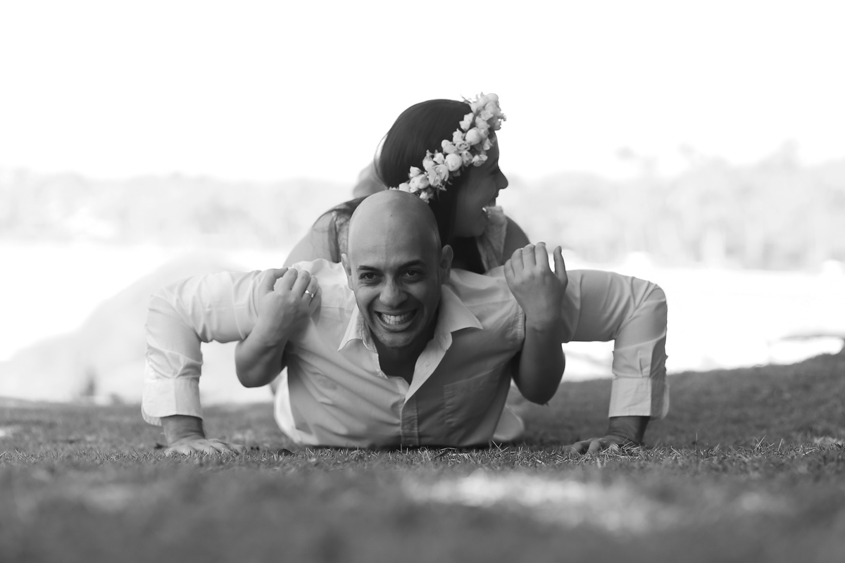 ensaio-pré-casamento-praia-do-iporanga-guarujá