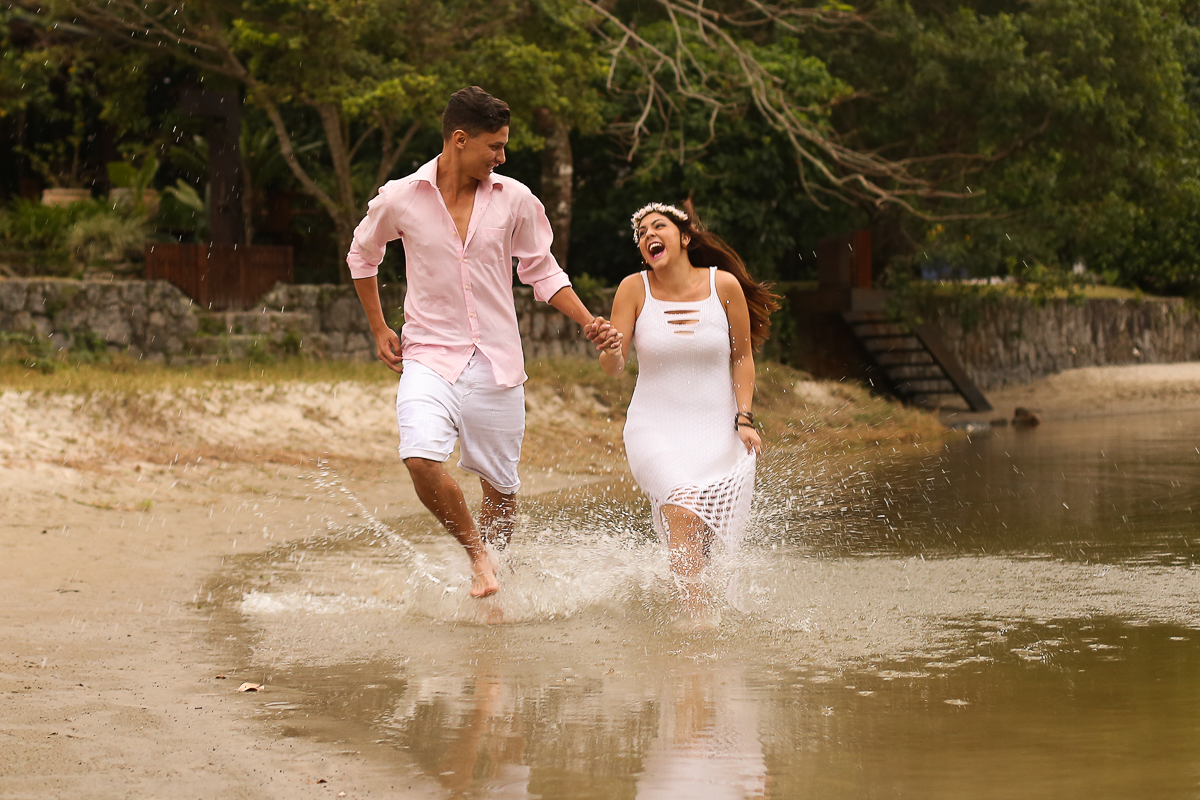 ensaio-pre´-casamento-natalia-e-vinicius-ensaiopré-casamento-praia-das-conchas-guarujá-/sp