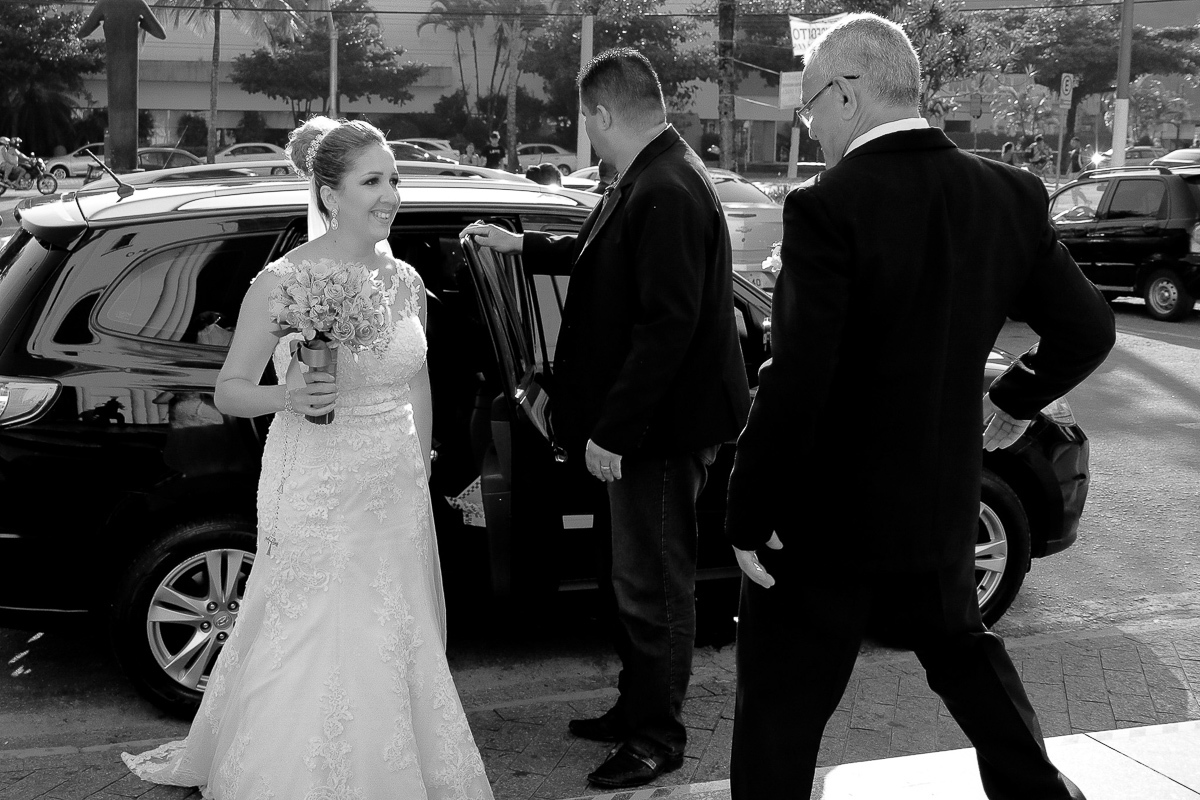 chegada da noiva na igreja matriz casamento