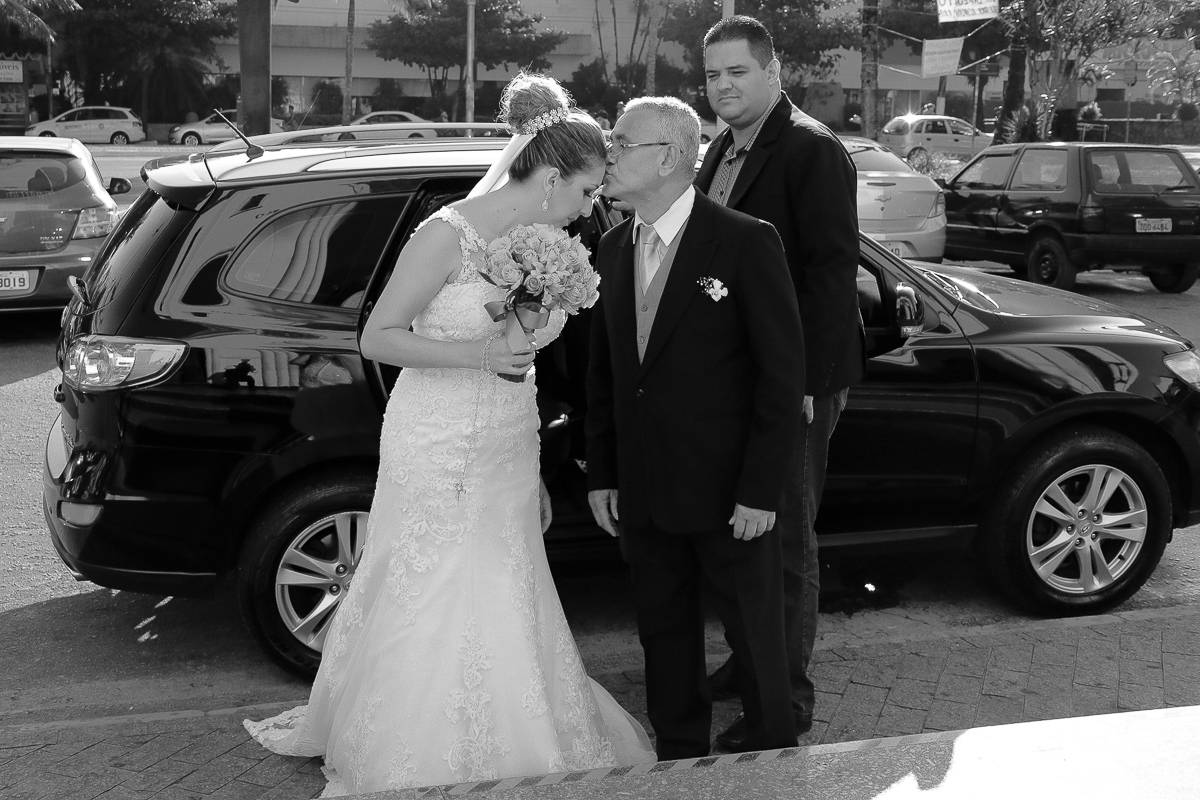 chegada da noiva na igreja matriz casamento
