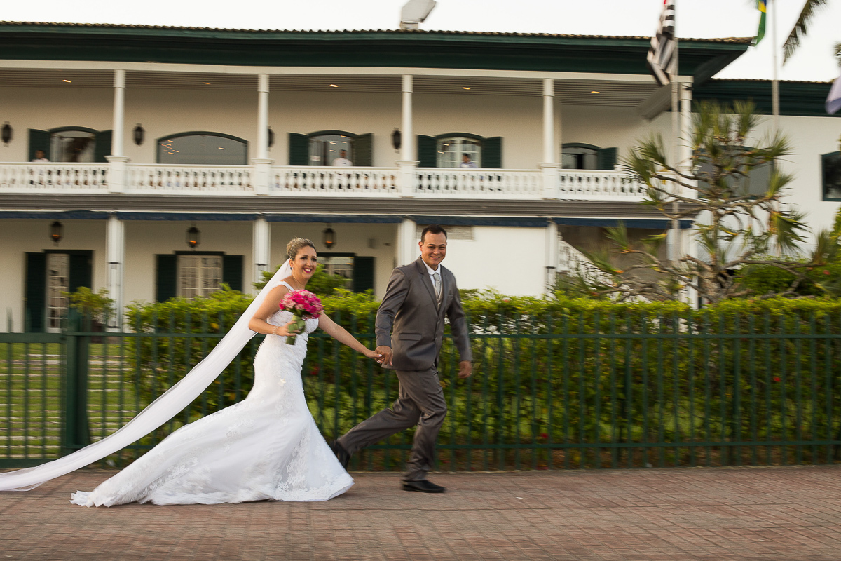 fotos externas pós casamento do casal no casa grande hotel