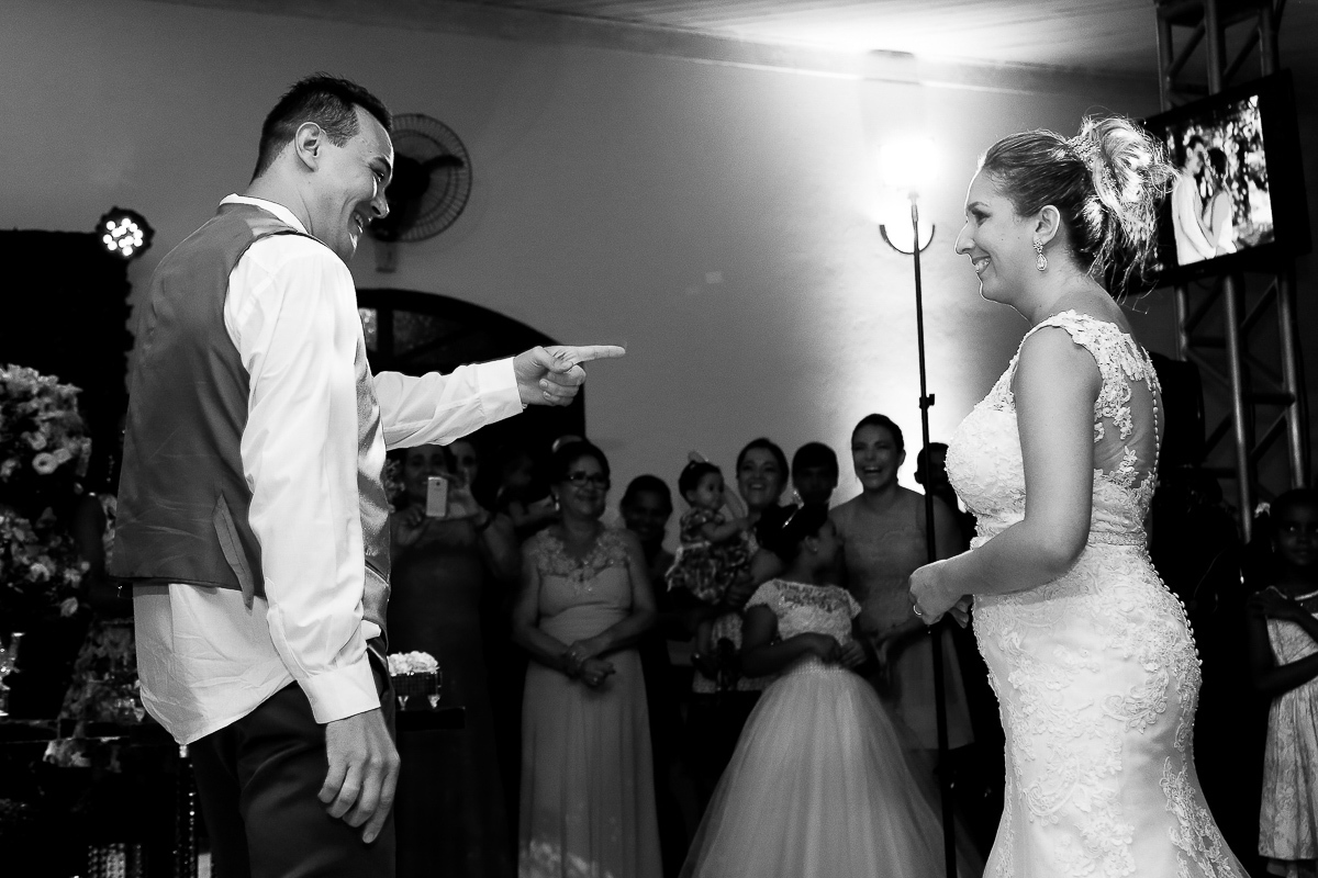casal dançando na festa de casamento cassino da base aérea de santos