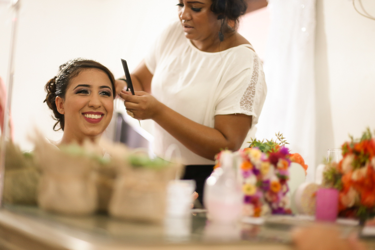 noiva no makig of do casamento de dia no jardim acapulco