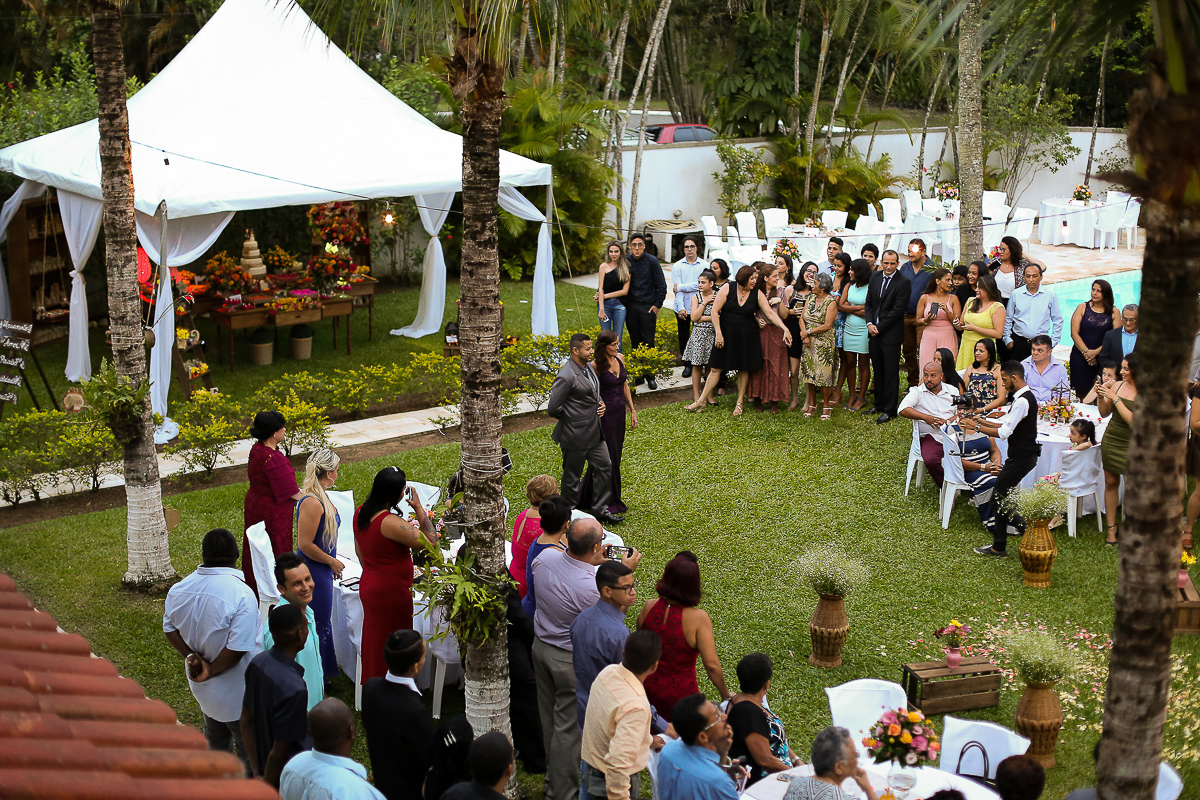 entrada do noivo casamento de dia no jardim acapulco