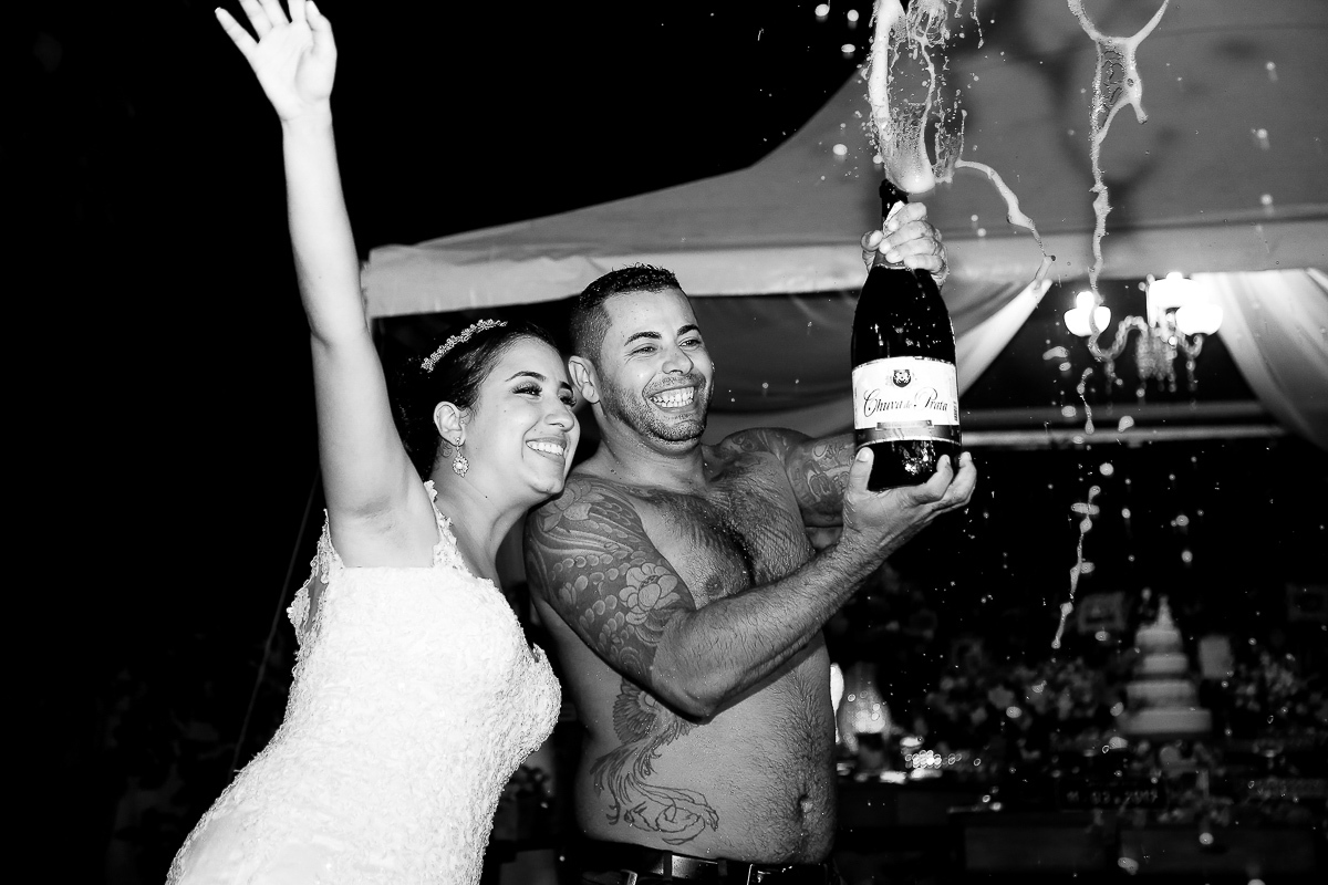 estouto da champagne  do casal natalia e atilio casamento no jardim acapulco