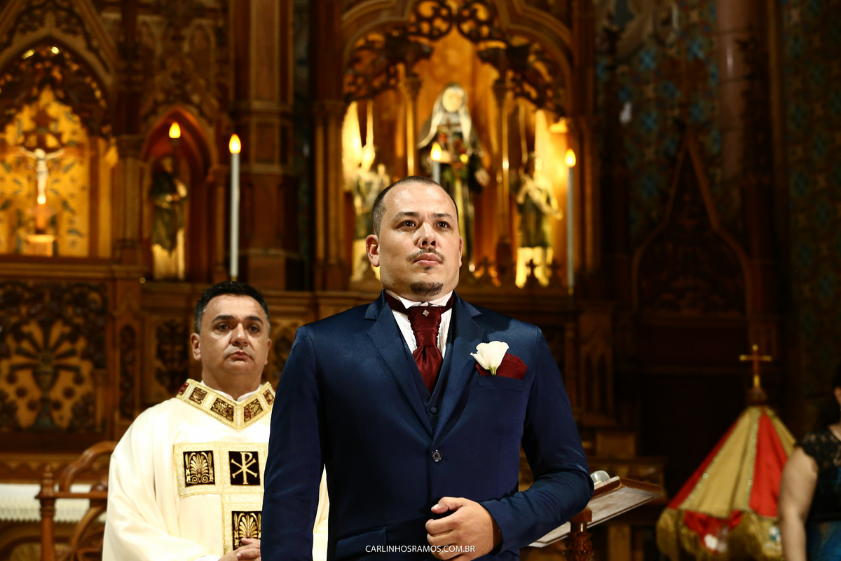 entrada-da-noiva-igreja-doembaré-santos-noiva-livia