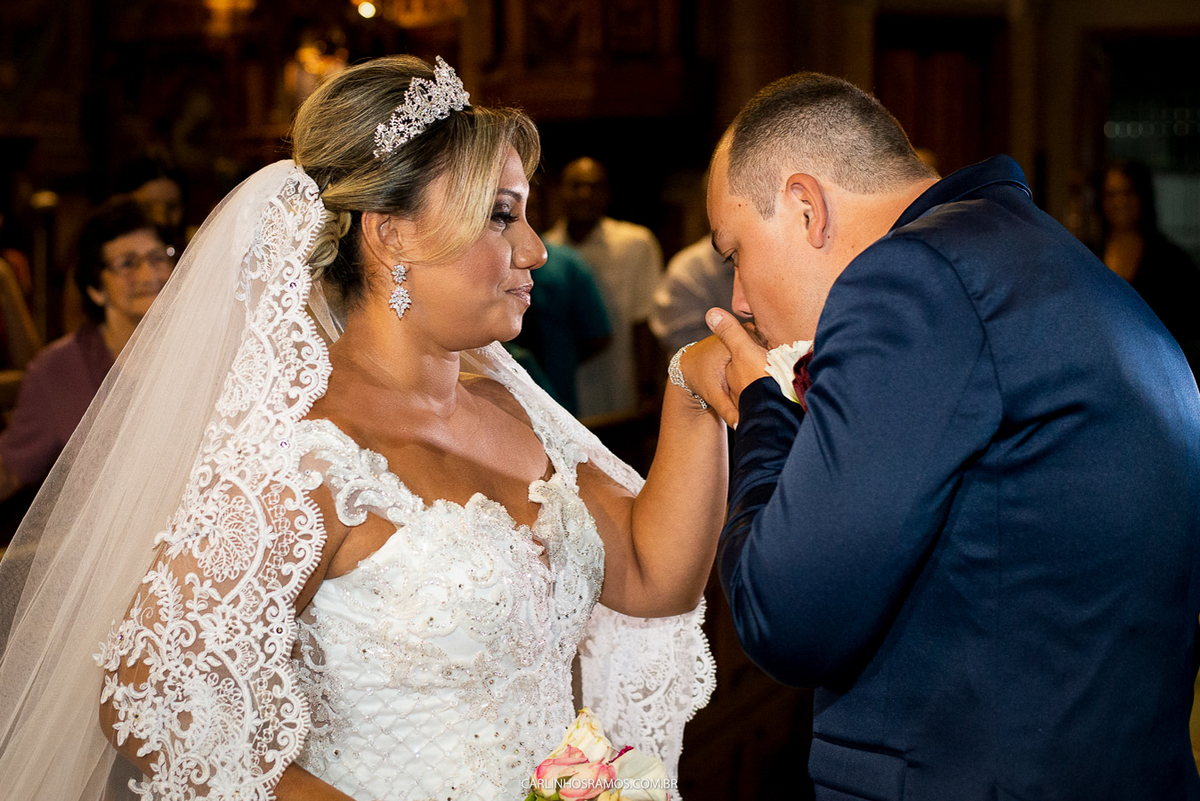 entrada-da-noiva-igreja-doembaré-santos-noiva-livia