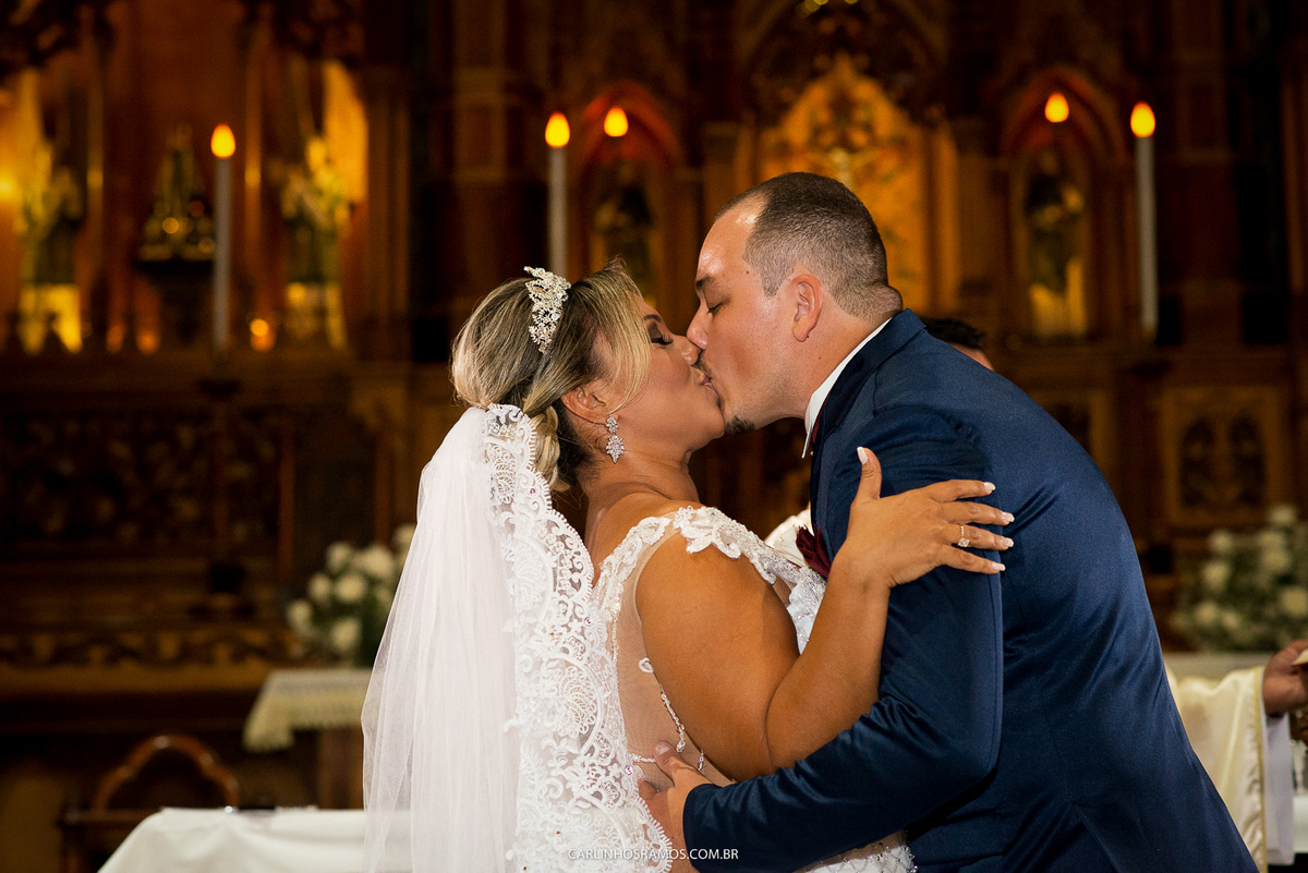 casamento-igreja-do-embaré-em-santos-casal-livia-e-bruno