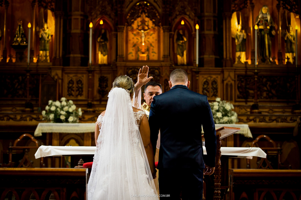 casamento-igreja-do-embaré-em-santos-casal-livia-e-bruno