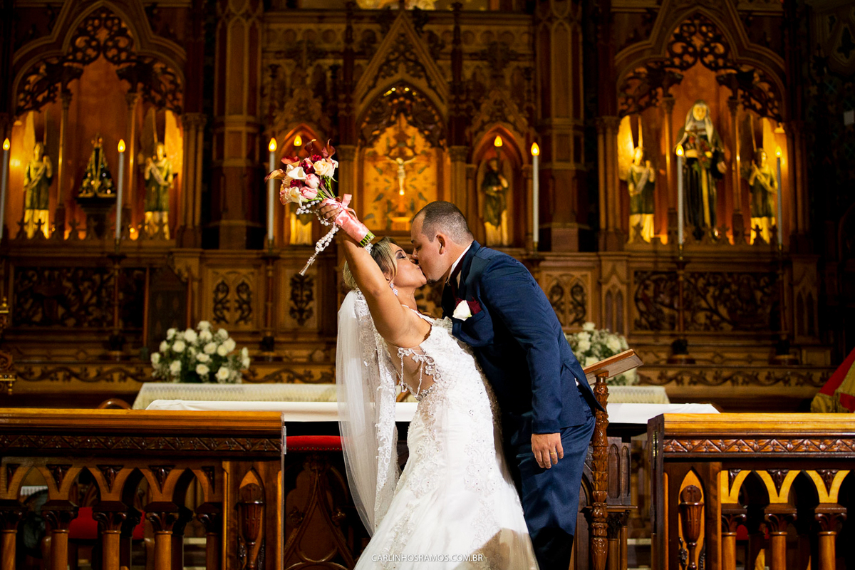 casamento-igreja-do-embaré-em-santos-casal-livia-e-bruno