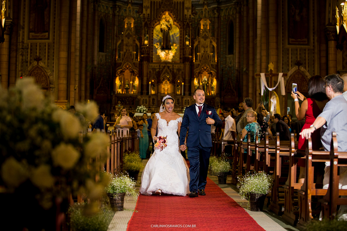 casamento-igreja-do-embaré-em-santos-casal-livia-e-bruno